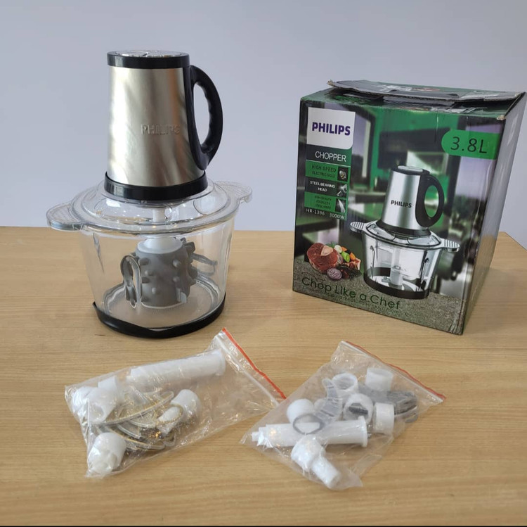 خردکن فیلیپس مدل 1396 با ظرفیت 3.8 لیتر، 6 تیغه و توان 300 وات، همراه با سیرپوست کن